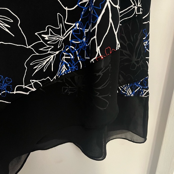 **Vince Camuto Floral Top Blouse Size 1X - Picture 5 of 5